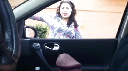 Roodharige sex film kijken meisje geneukt door Gespierde zwembad guy