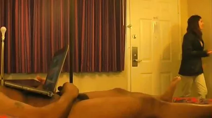 Babe met tattoos geneukt door een dans coach oma sex films