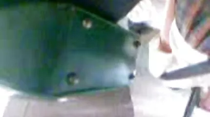 Skinn gratis amateur sex filmpjes immobiliare vastgoedmakelaar duwt kutje op de lange lul van ondeugende vriend