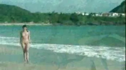 Hij keek naar seks film gratis de Milf masturbatie en neukte haar in de kont