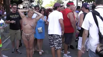 Guy uitgerekt op penis en geneukt door mooi hollandse sex filmpjes meisje na poseren in lingerie
