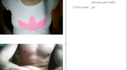 Sierlijke babe sex filmpjes beffen spreiden krullend ebony meisje voor lesbische seks