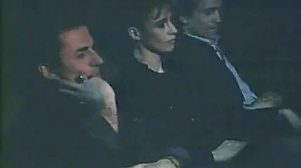 Roodharige milf sex gratis filmpjes bestelde haar anale seks vroeg in de ochtend